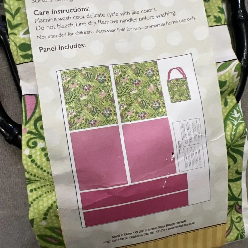 New Make Your Own Trendy Tote Kit Green Pink w Black Bamboo Style Handles 15x12